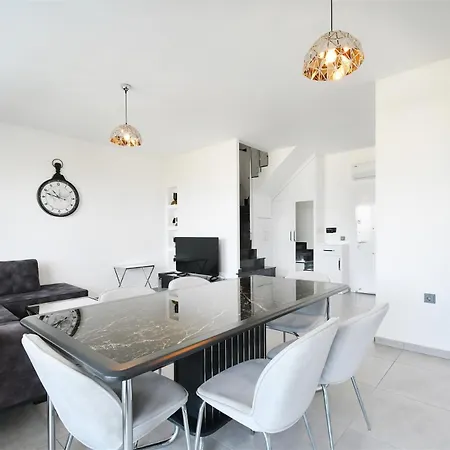 Apartamento 0047 Exodus 2-bedroom Duplex In Mahmutlar With Sea, Mountain And Castle Views Alanya