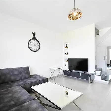 0047 Exodus 2-bedroom Duplex In Mahmutlar With Sea, Mountain And Castle Views Апартаменты